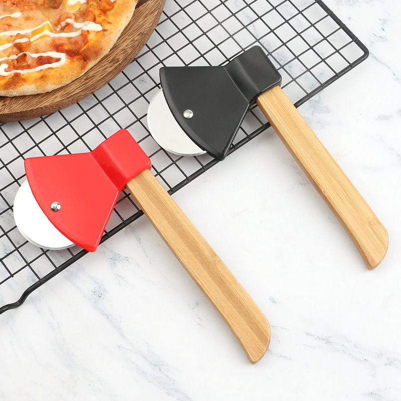 Kitchen Roller Baking - Ahşap Saplı Balta Şeklinde Pizza Kesici